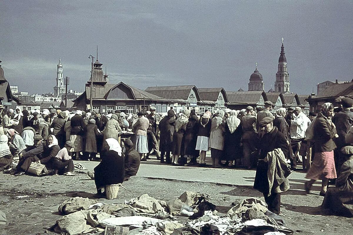 Численность харькова до войны. Харьков в оккупации 1941-1943. Харьков в оккупации 1942. Немцы в Харькове 1941-1943 год.