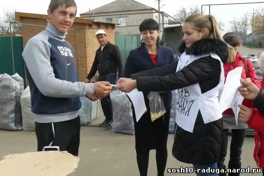 Месячник школа профилактики. Месячник "школа против СПИДА И наркотиков". Против школы. Школа 10 против школа 12. Майский МОСШ 5.