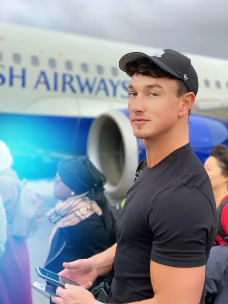 Code maddox. Кейд мэддокс. cade maddox солдаты. cade maddox фото. cade medoxx девушка.