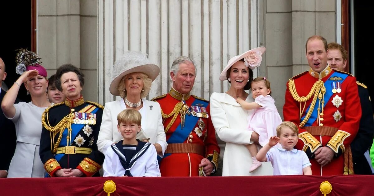 Принц монарх. The royal family &quot;королевская семья&quot;.. британский монарх принц уильям. королевская семья великобритании принц уильям.
