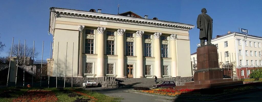 Ленинская библиотека ижевск фото
