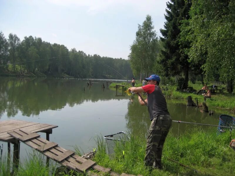 Платная рыбалка в озерах