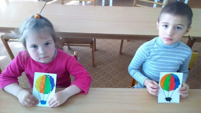 Воздушный шар из пластилина. Воздушный шар из пластилина. Воздушные шары из пластилина. Лепка воздушный шар средняя группа. Лепка воздушный шар.