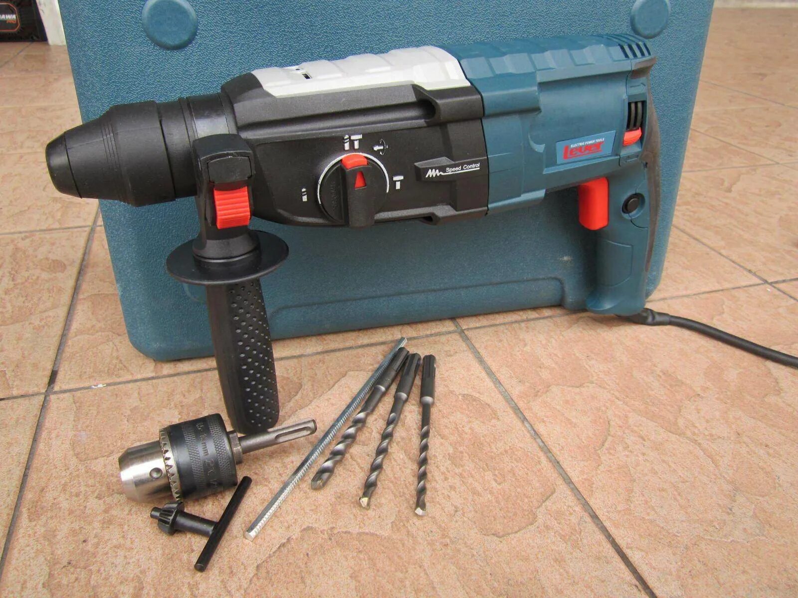 Топ перфораторов. Meec tools rotary hammer 0001-090 перфоратор. Hummer 3 functions перфоратор. Rotary hammer перфоратор. Ротари хаммер.