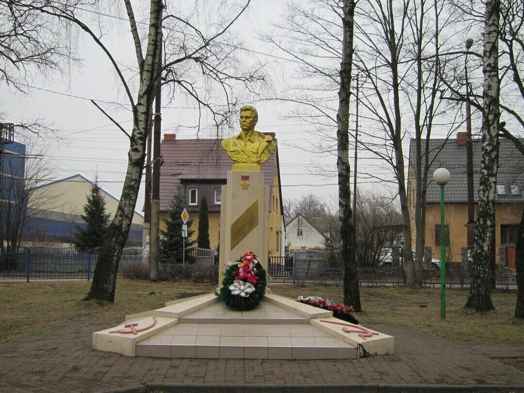Космодемьянского кали. Мкр космодемьянского калининград. Пос космодемьянское. Пос космодемьянское. Памятник александру космодемьянскому в калининграде.