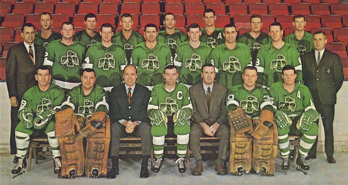 Новый клуб нхл. Новый клуб нхл. Нью джерси лос анджелес. Blackhawks nhl. Новый клуб нхл юта.