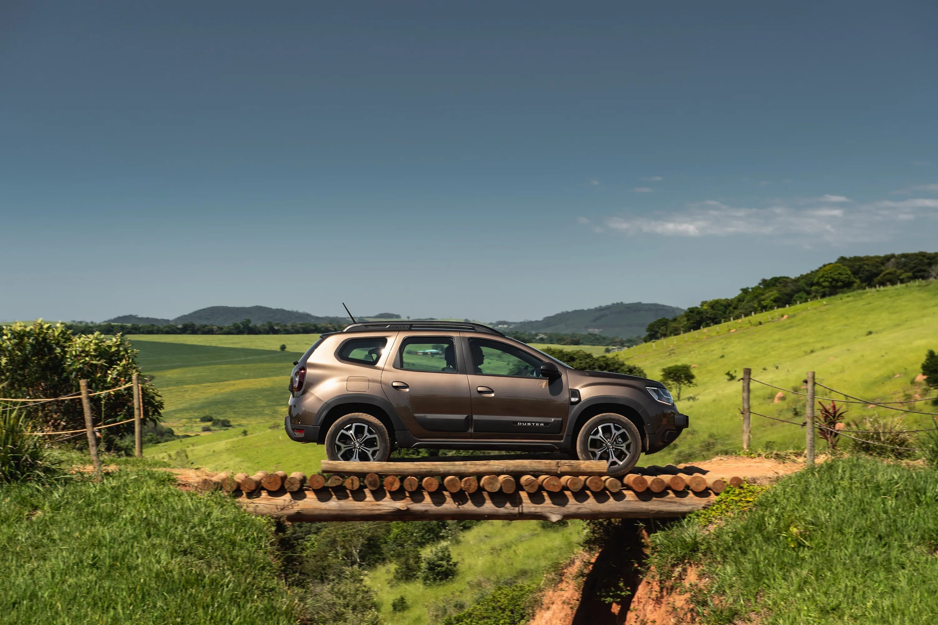 Сколько проедет дастер. Renault duster 2025. ренаулт дастер 2025. новый рено дастер 2025. новый дастер 2025.
