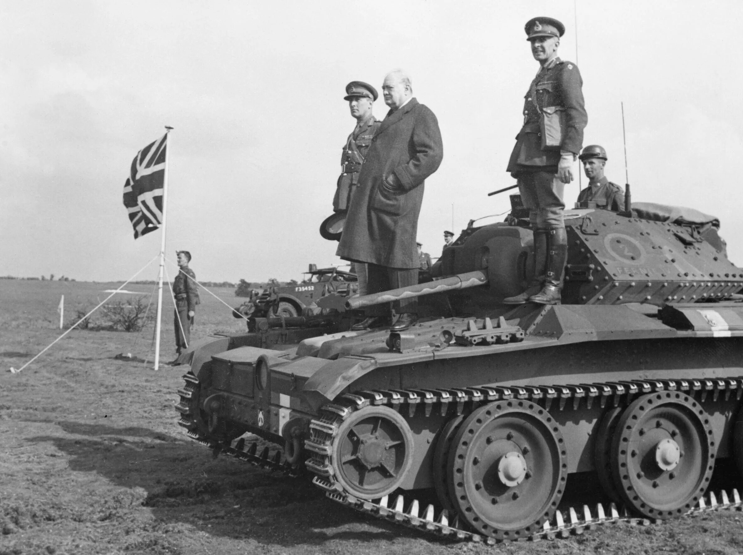 Британские танки Черчилль второй мировой. Танк Черчилль 2. Танк Черчилль 2 мировой. Ковенантер танк.