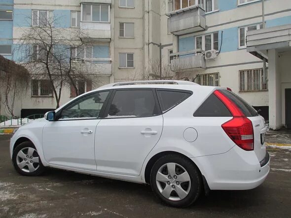 Kia Ceed 2011 универсал. Kia Ceed 2010 белая. Киа СИД 2011 белый. Белая Киа СИД универсал 2008. Универсал 2011 цена