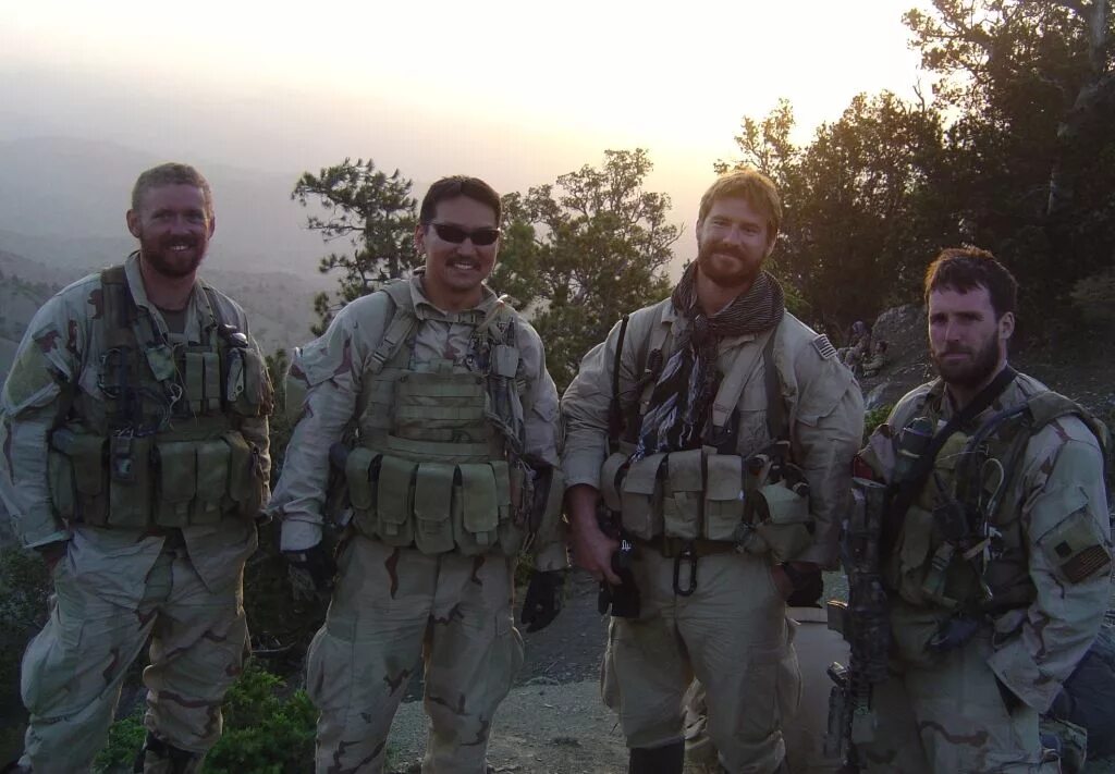 Navy seals red wings 1/6. Майк мерфи красные крылья. Майк мерфи красные крылья. Майк мерфи красные крылья. Маркус латтрелл операция красные крылья.