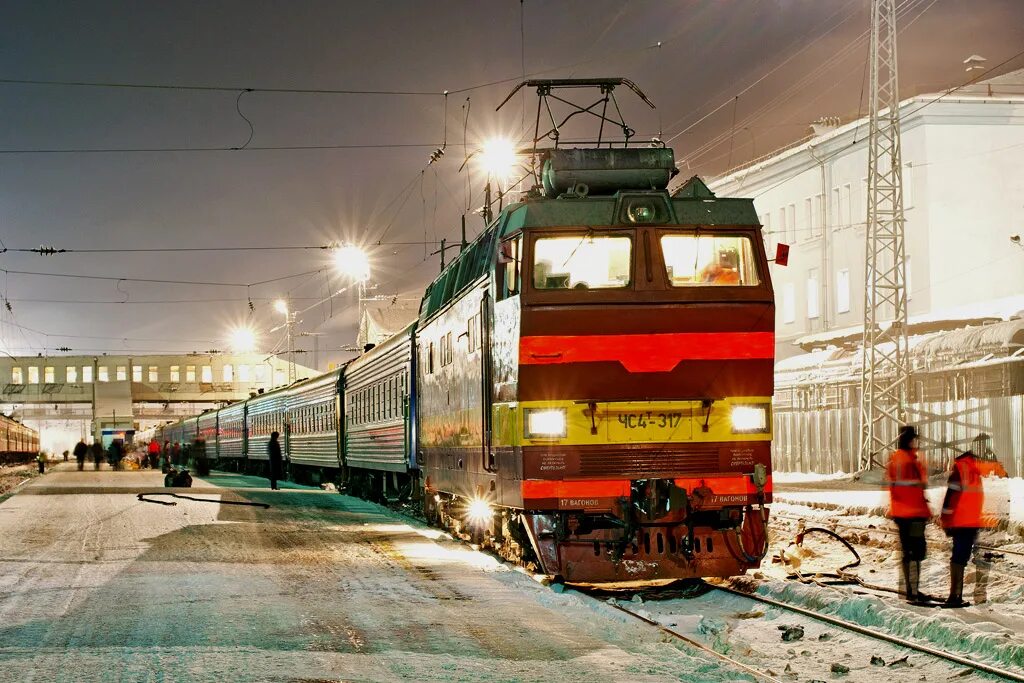 жд вокзал себряково. тэп70бс в москве. поезд михайловка. тэп70 тепловоз. станция себряково волгоградская область михайловка.