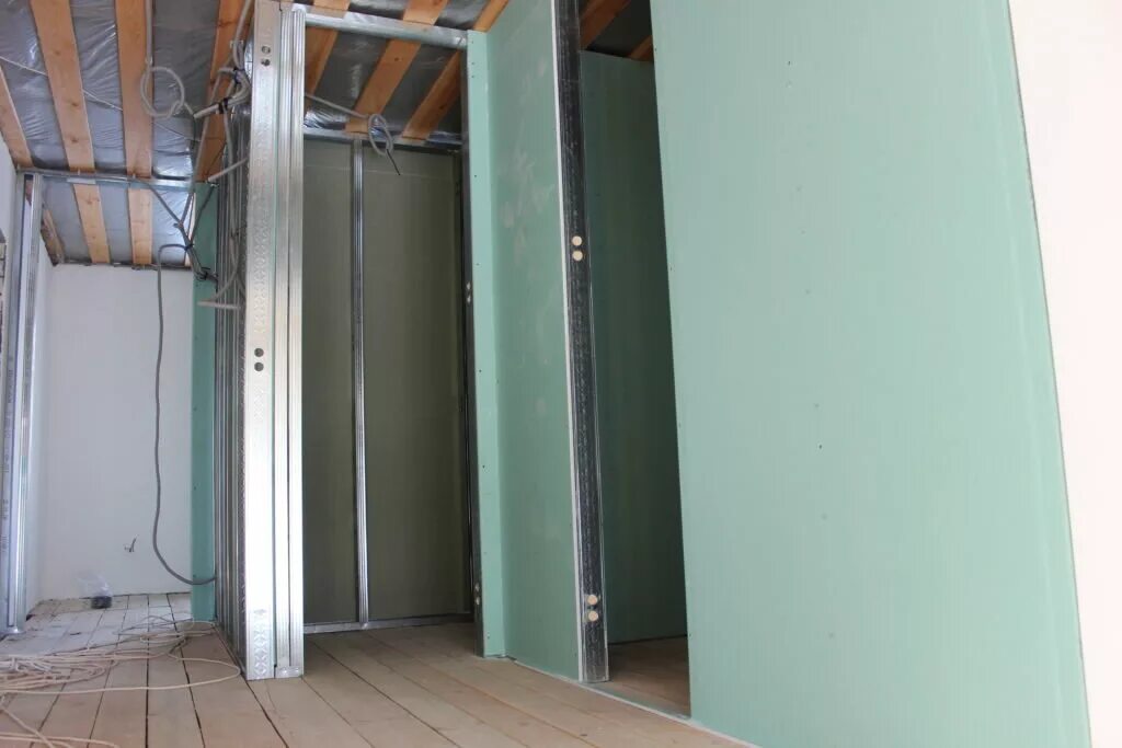 Монтаж перегородок работ. Монтаж перегородок работ. Межкомнатная перегородка с дверью каркас+пенопласт. Монтаж перегородок работ. Монтаж гипсокартонной перегородки.