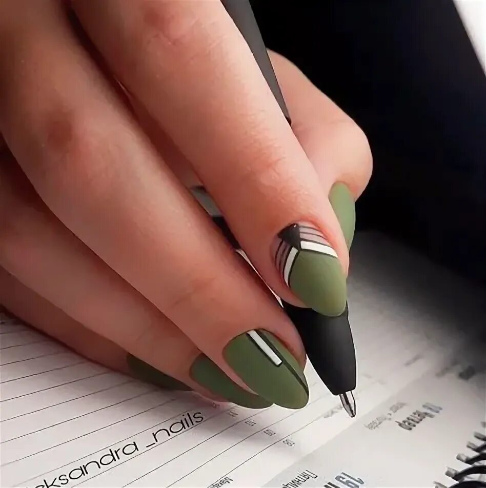 Одноклассники Henna nails, Nails sencillas, Manicure