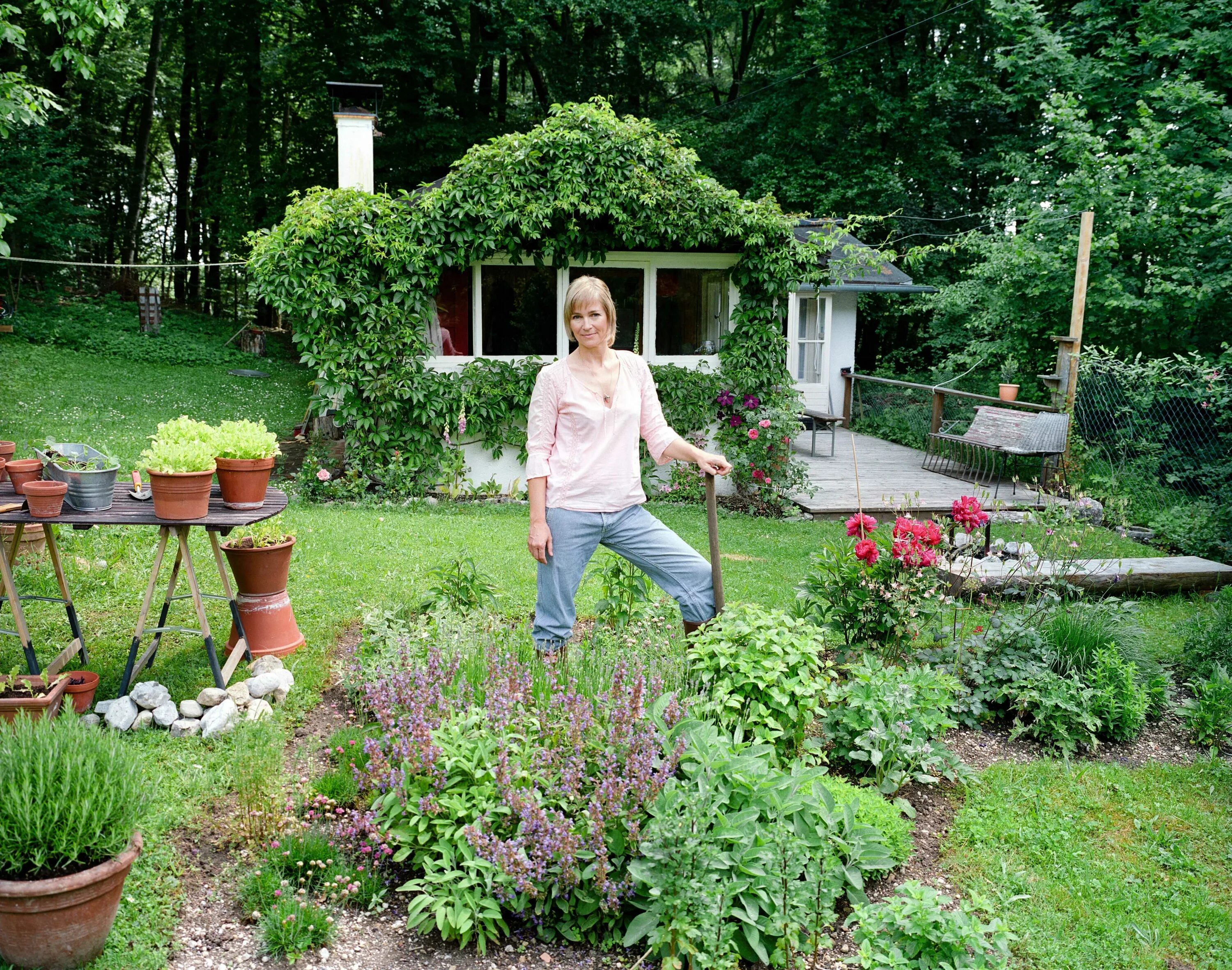 Правильная дача видео. Алиса Куличкова ландшафтный дизайнер. Обустройство садового участка.