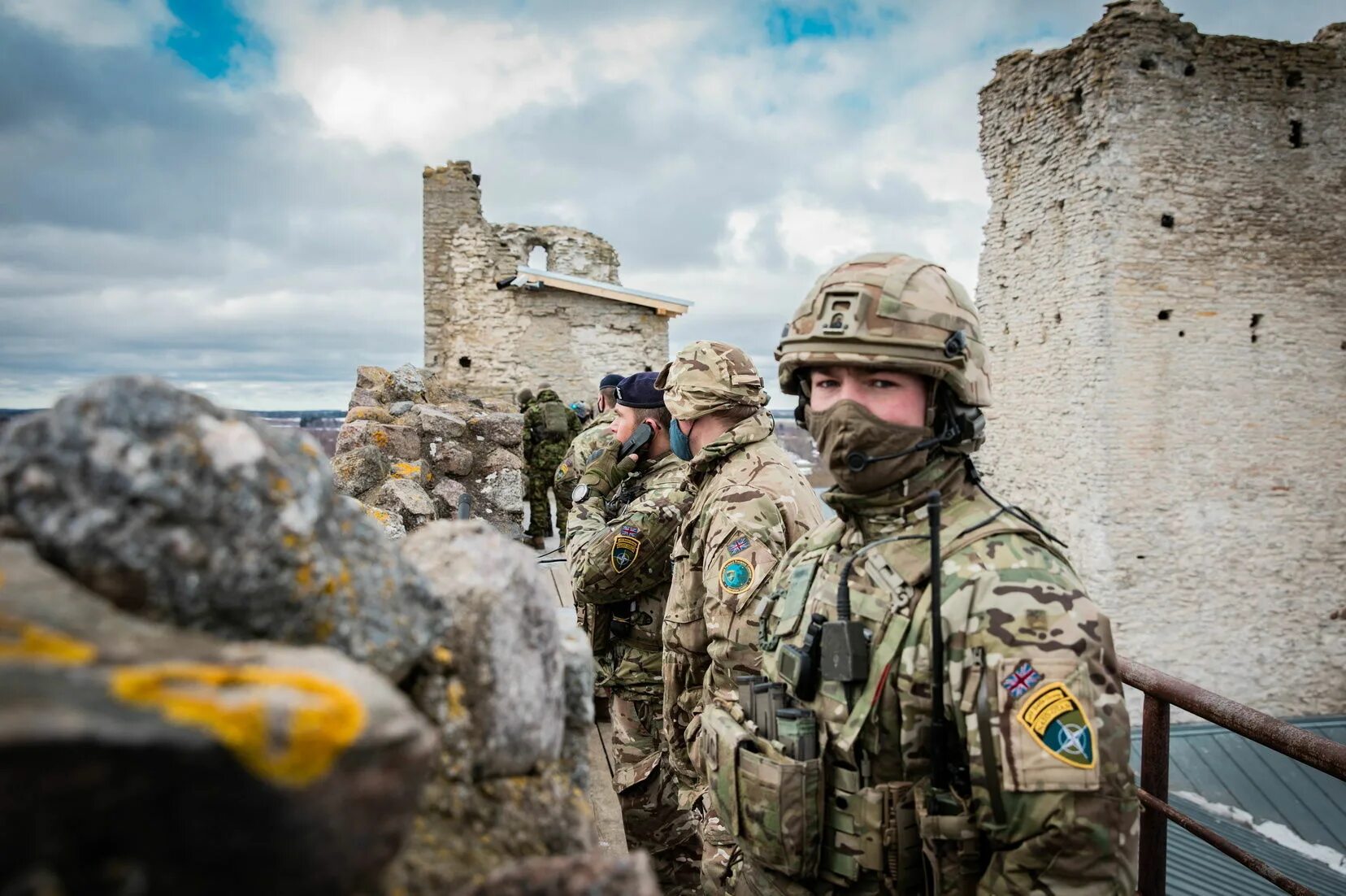 Учения нато в марте. Учения НАТО. Британия учения. Военные учения НАТО В Эстонии. Учения НАТО В Румынии 2021.