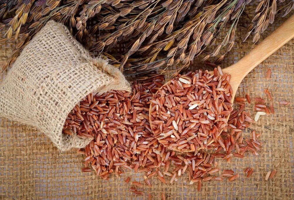 Red rice. Рис "девзира". Рис красный девзира. Бурый и красный рис. Коричневый рис.