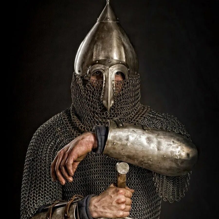 Фото воинов древней. Гоплиты 300 спартанцев. Римский воин центурион. Бармица древнерусского воина. Доспехи гоплита.