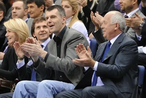 Чиновник дочь