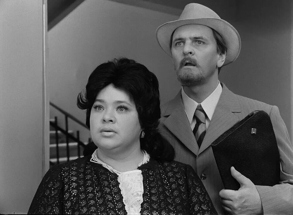 Наталья крачковская иван васильевич меняет профессию. Ульяна андреевна, жена бунши. Жена бунши. Ульяна андреевна иван васильевич. Наталья крачковская иван васильевич.