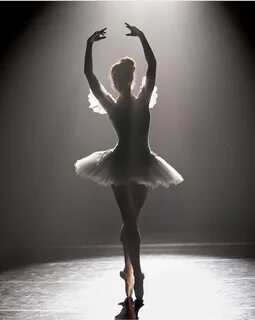 Breaking pointe ballet in 2019 dance, dance art, dance pictures. 