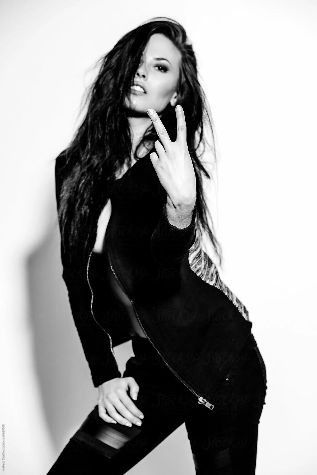 Rude girl. Скингёрл антифа. Radio girl. Панк постеры. Челси скингерл.