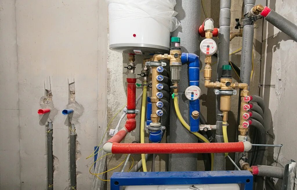 Слесарь-сантехник. Водоснабжение в квартире. Коллекторный узел rehau. Разводка труб водоснабжения (до 10 метров). Разводка сантехники рехау.