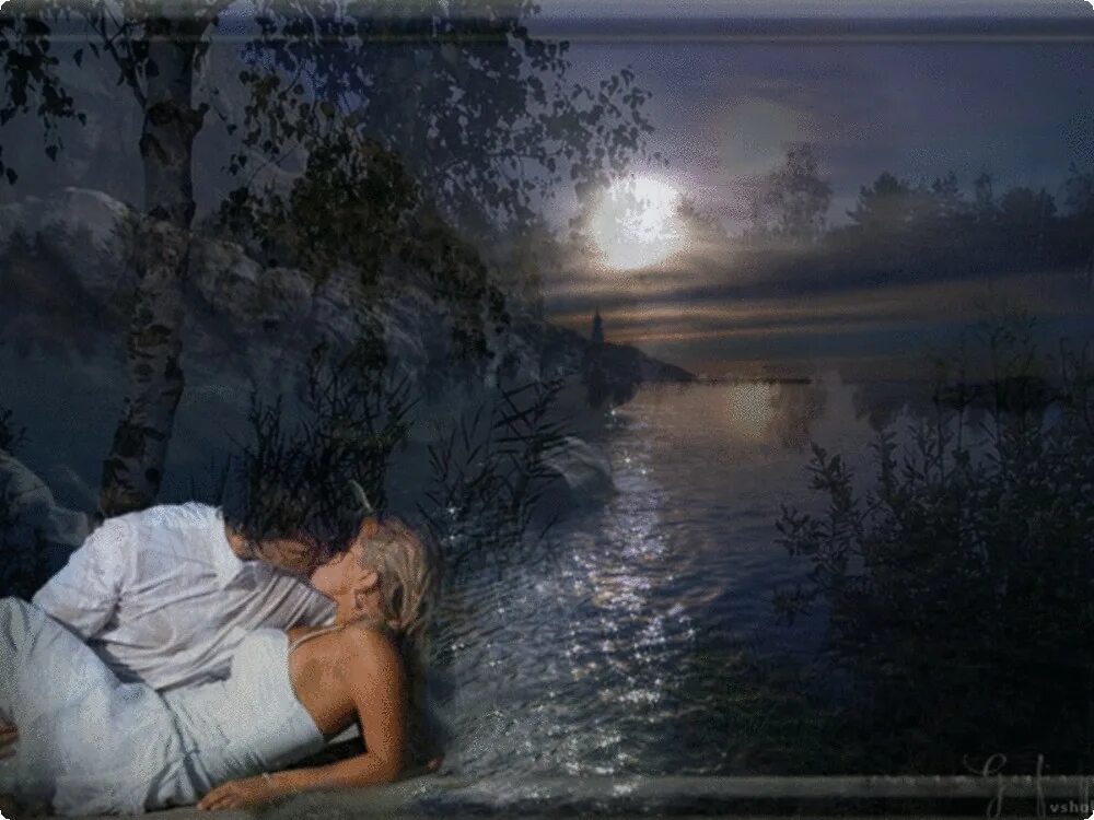Опустился вечер. Тишина на двоих. Романтических снов. Ночь вдвоем. Девушка у реки ночью.