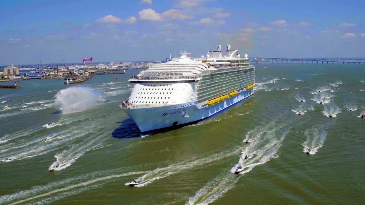 Морская контейнерная перевозка из китая. 3 seas shipping. Морские перевозки контейнеров. Самый большой круизный лайнер. Тип судна булк bulk carrier в порту ростова на дону.