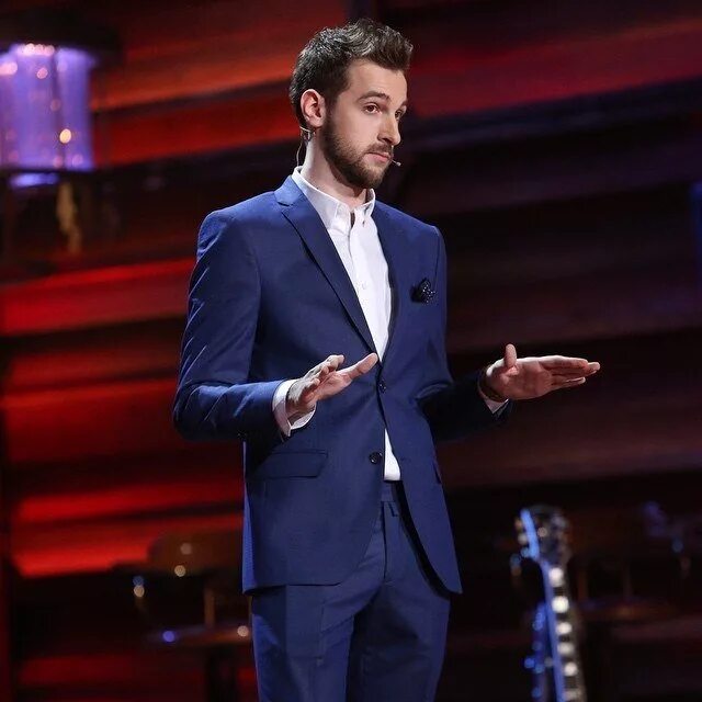 Выступления бебуришвили. Бебуришвили стендап 2022. Камеди клаб андрей бебуришвили лысый. Стендап комик андрей бебуришвили. Андрей бебуришвили камеди.