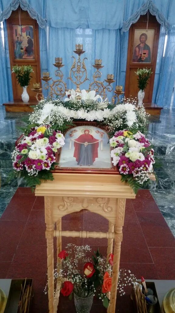 храмовая флористика на покров. храмовая флористика на покров пресвятой богородицы. храмовая флористика на покров пресвятой богородицы. украсить храм к покрову. покров украшение храма.