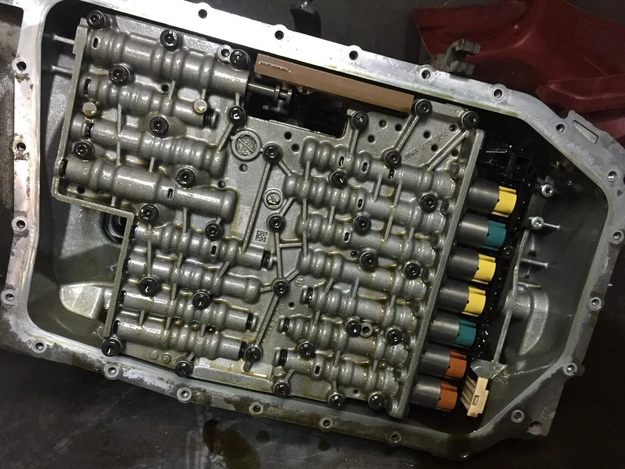 Гидроблок a240l. Клапан на коробке автомат. Акпп a750 гидроблок. Акпп aisin aw 03-72l. 6 2003 клапана гидроблока.