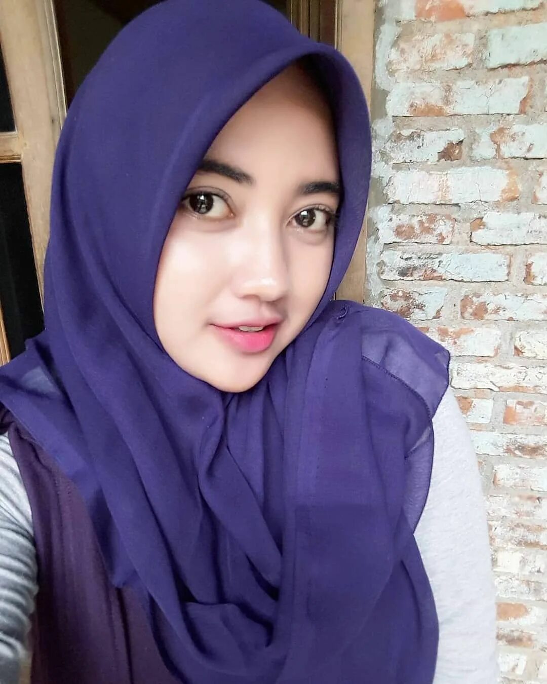 Твайс хиджаб. Индонезия хиджаб грудь. Индонезийки мусульманки. Artis jilbab. Индонезия девушки мусульманки.