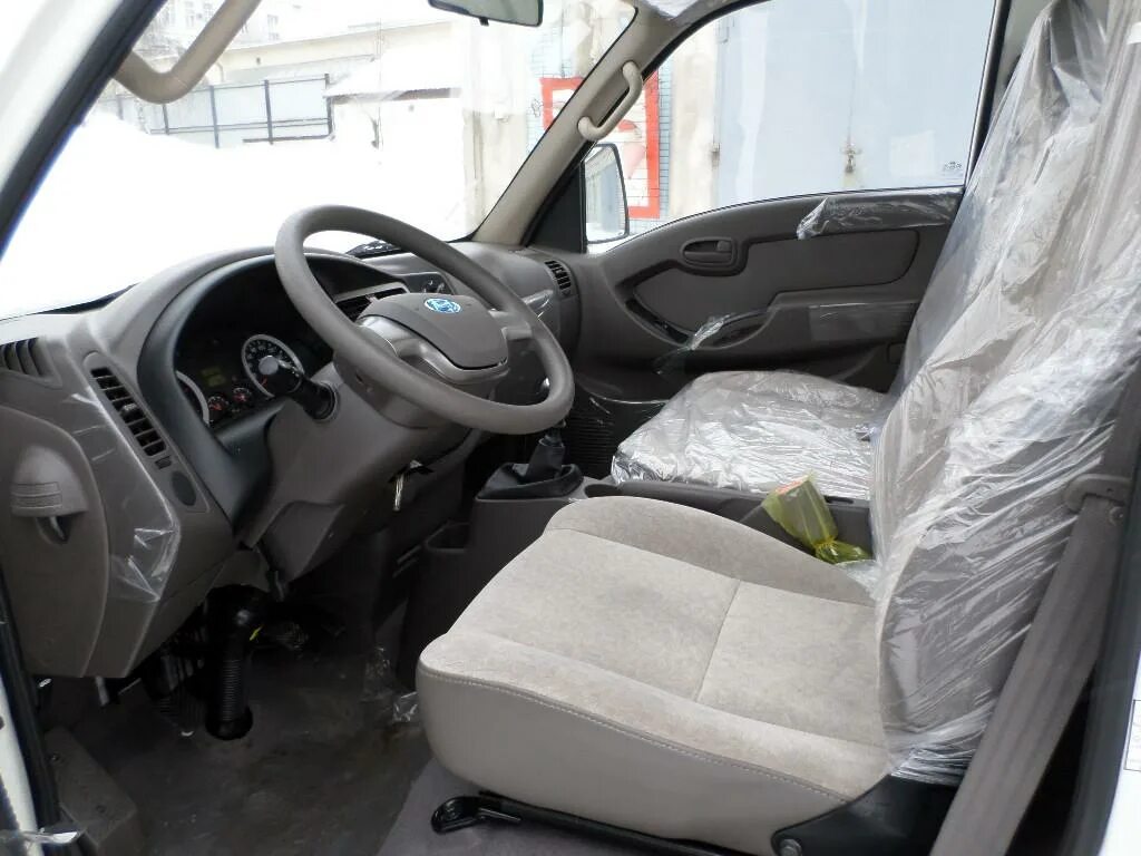 Hyundai h100 салон. портер салон. кабина хендай портер 2. хендай портер 2 салон. портер салон.