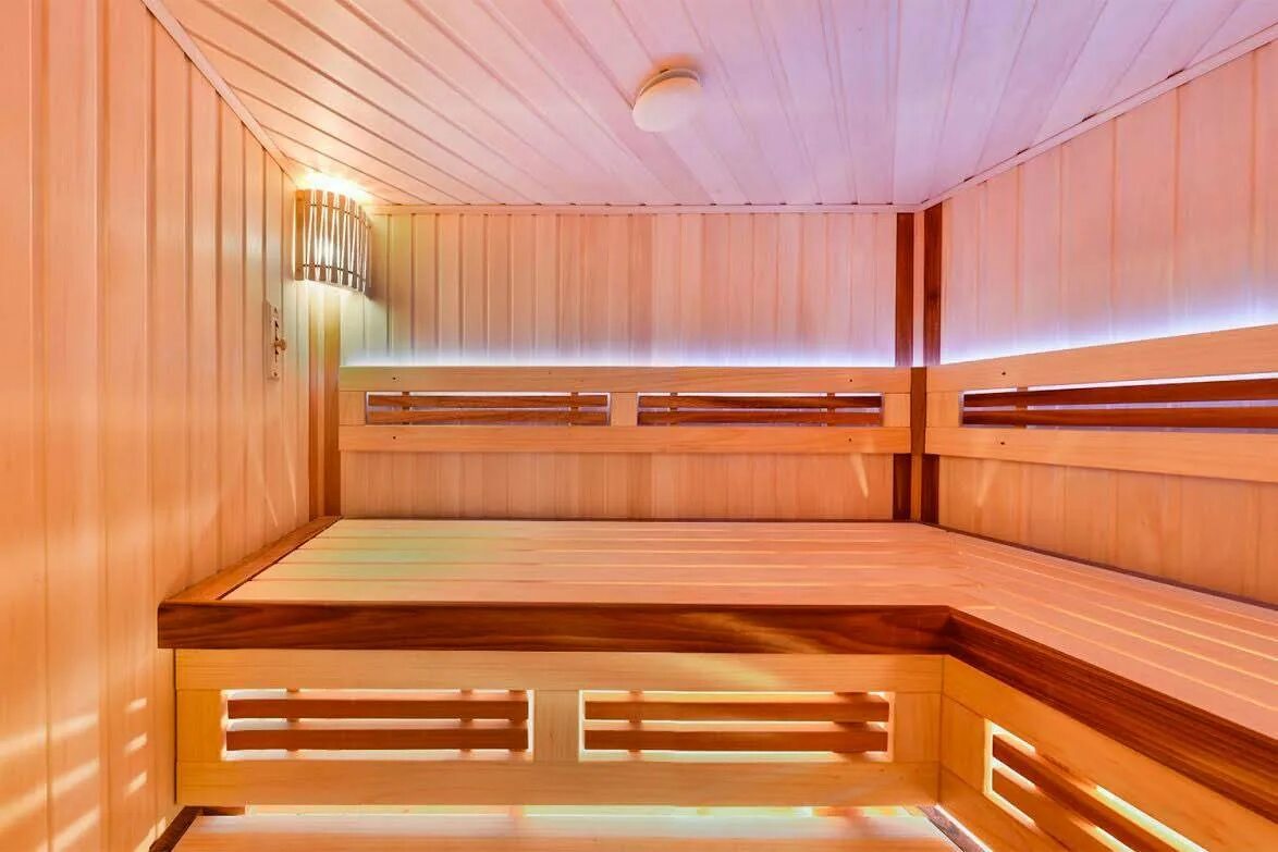 Сауна harvia variant s1010. Отделка бани вагонкой. Вагонка штиль для бани. Вагонка штиль в парилке. Какая вагонка лучше для парилки.
