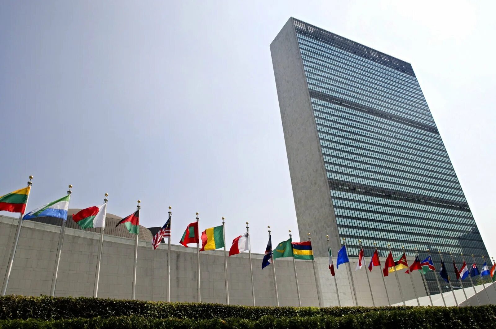 Центральные учреждения ООН В Нью-Йорке. Штаб-квартира ООН В Нью-Йорке. Совет безопасности ООН штаб квартира. Совбез ООН здание. Оон против российской федерации