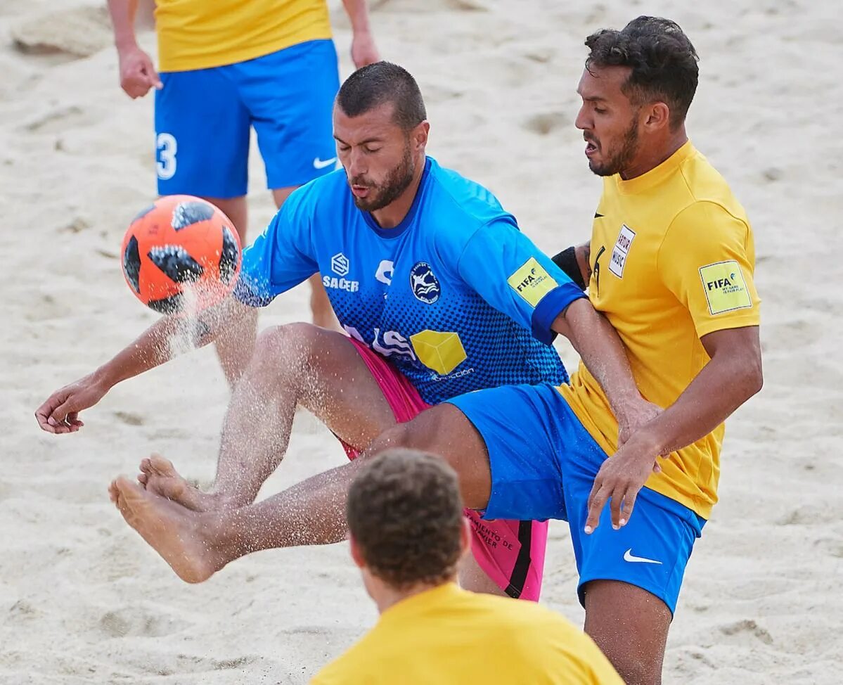 Пляжный футбол сколько. Пляжный футбол. Пляжный футбол. Футбол пляжный футбол. Пляжный футбол команды.