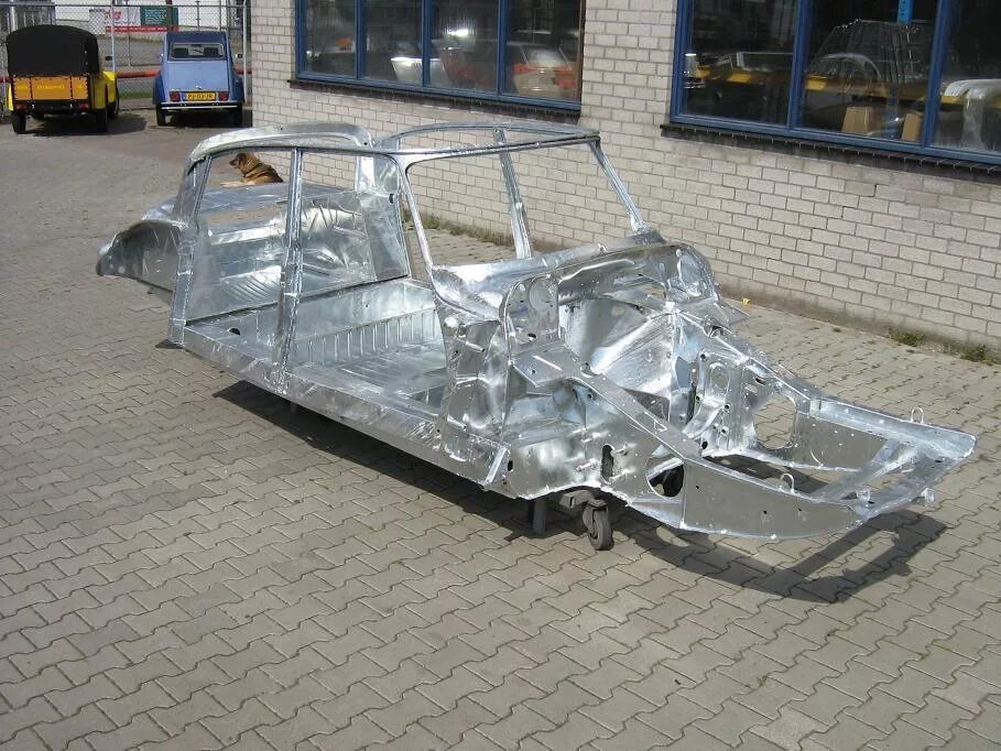 Лучший оцинкованный кузов. Citroen DS Chassis. Оцинковка автомобилей. Кузов автомобиля. Цинкование кузова автомобиля.