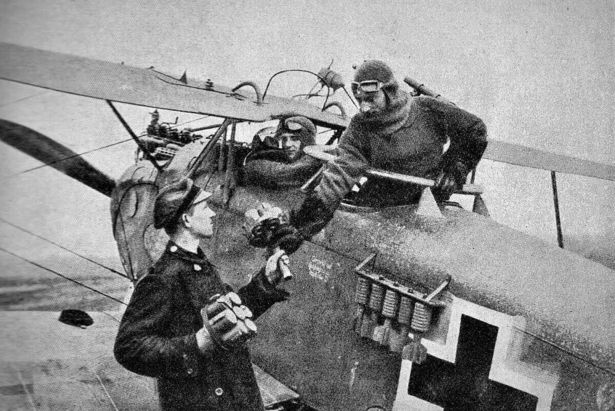 Летчиков 1 е. Авиация первой мировой войны 1914. Самолёты первой мировой войны. Немецкие самолёты первой мировой войны. Летчики первой мировой.