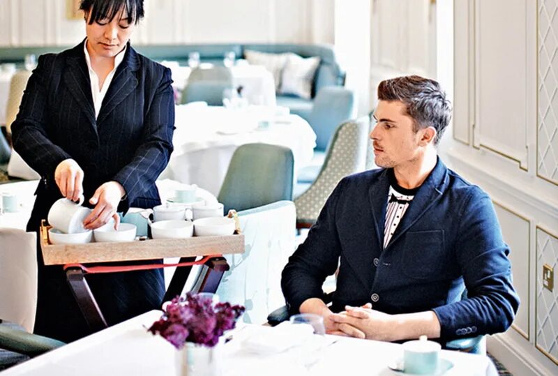 Unique services. Lanesborough Hotel чайный сомелье. Необычные услуги в отеле. Необычные услуги в гостиницах. Самые необычные услуги в гостинице.