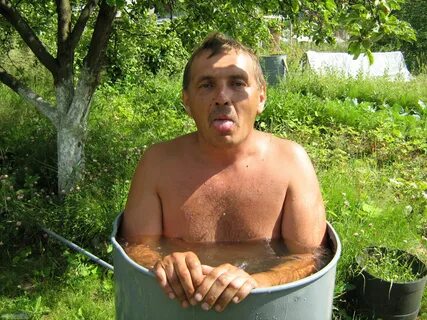 Купаться в бочке