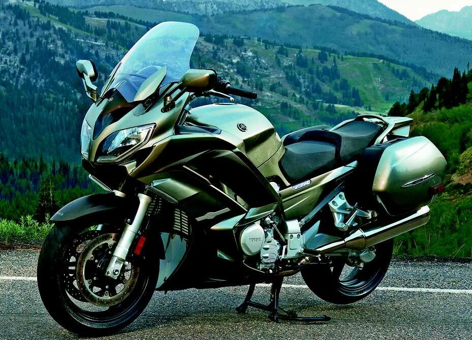 Мотоцикл yamaha 1300. Yamaha FJR. Ямаха FJR 1300. Ямаха спорт турист 1300. Мотоцикл Yamaha FJR.