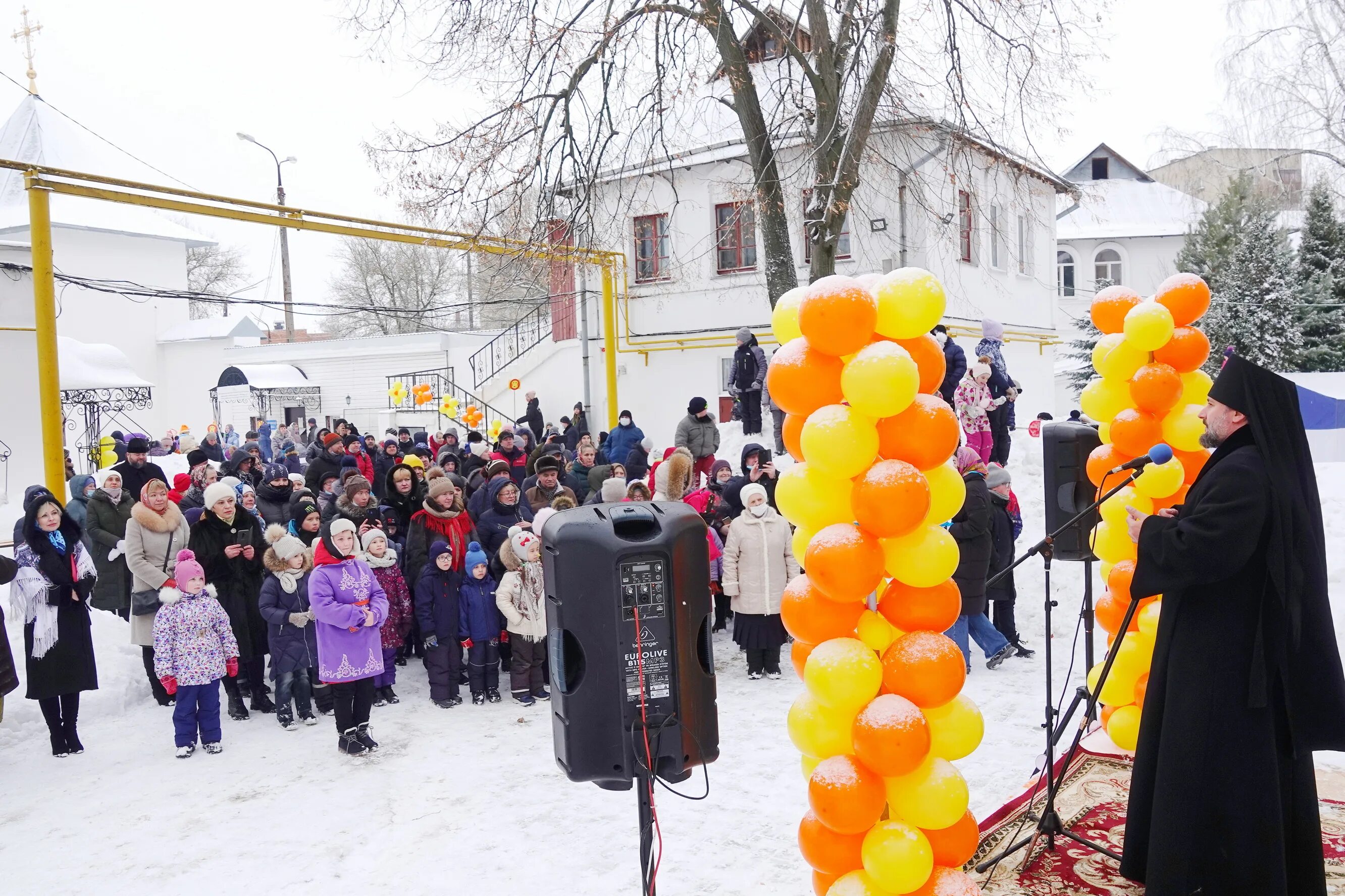 Свято успенский новомосковск. Свято-Успенский мужской монастырь Новомосковск.