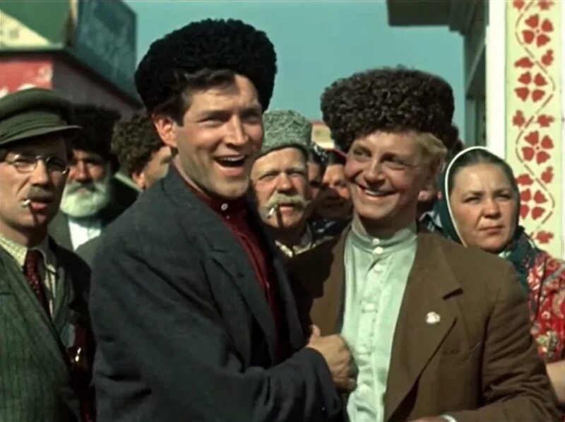 Пуговкин в кубанских казаках. Кубанские казаки фильм 1949. Кубанские казаки (комедия, реж. Кубанские казаки в ролях. Кубанские казаки в ролях.