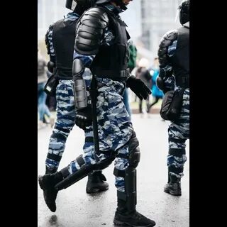Боец омон
