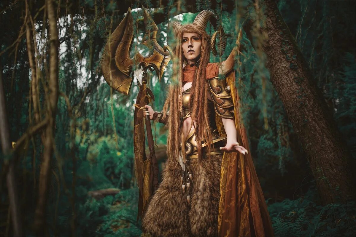 оружие косплей инуяша. александра верс. инуяша косплей. агнешка михальчук. рыжая ведьма фотосессия.