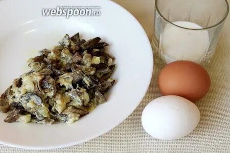 Грибы с молоком и яйцом