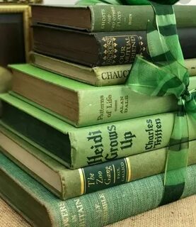 Книги зеленого цвета