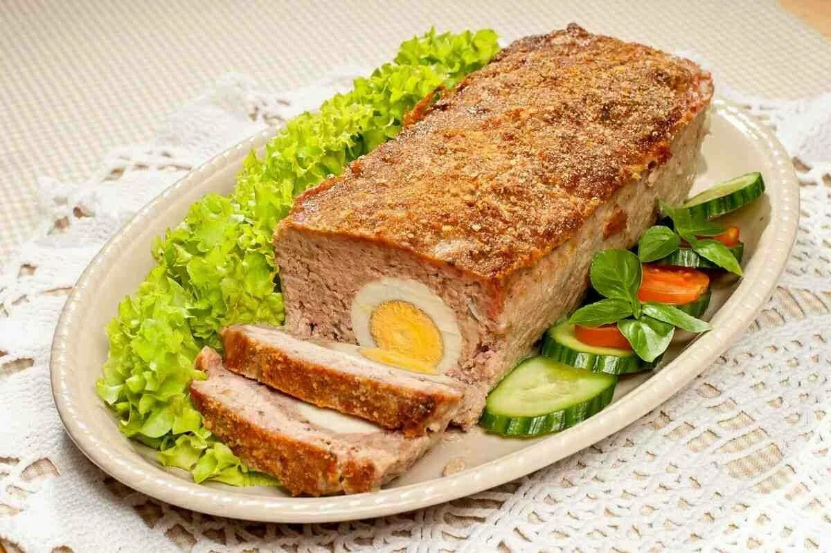 Колбасный хлеб. Мясной хлеб. Мясной хлеб рецепт с фото. Митлоф блюдо. Мясной хлеб.