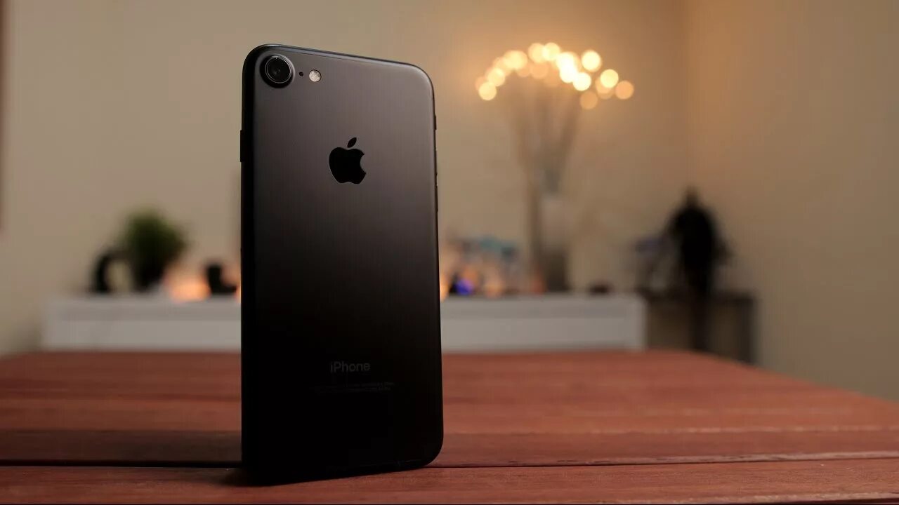 Почему айфон 7 плюс. Iphone 7. Айфон 7 черный. Iphone 7 Plus Black Matte. Iphone 7 Matte Black.