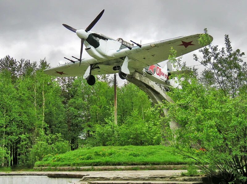 Аэропорт мурманск самолеты. Самолет и аэропорт. Самолет в мурманской. Самолет в мурманской. Самолет в мурманской.